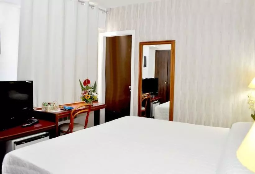 اتاق استاندارد, Caravelle Palace