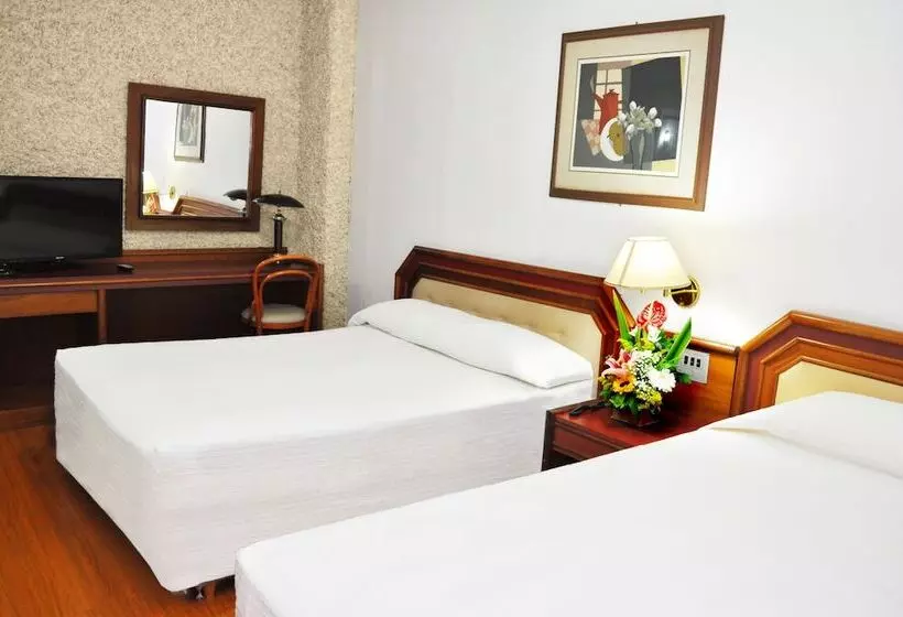 اتاق استاندارد سه نفره, Caravelle Palace