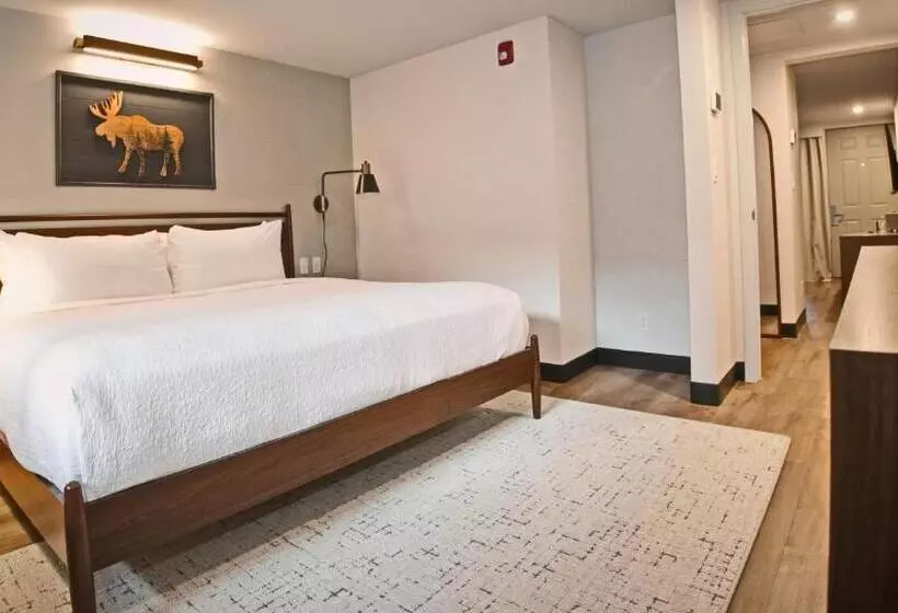 سوییت جونیور, Charltons Banff
