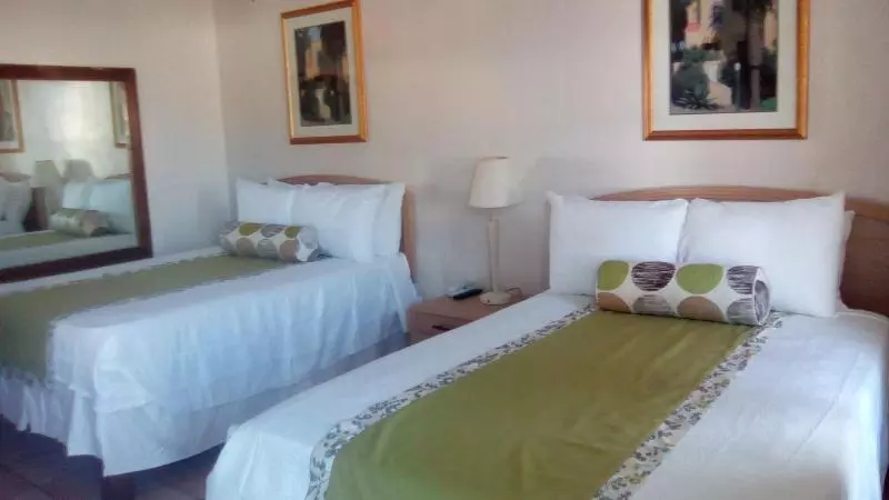 اتاق استاندارد, Colony Club Inn & Suites
