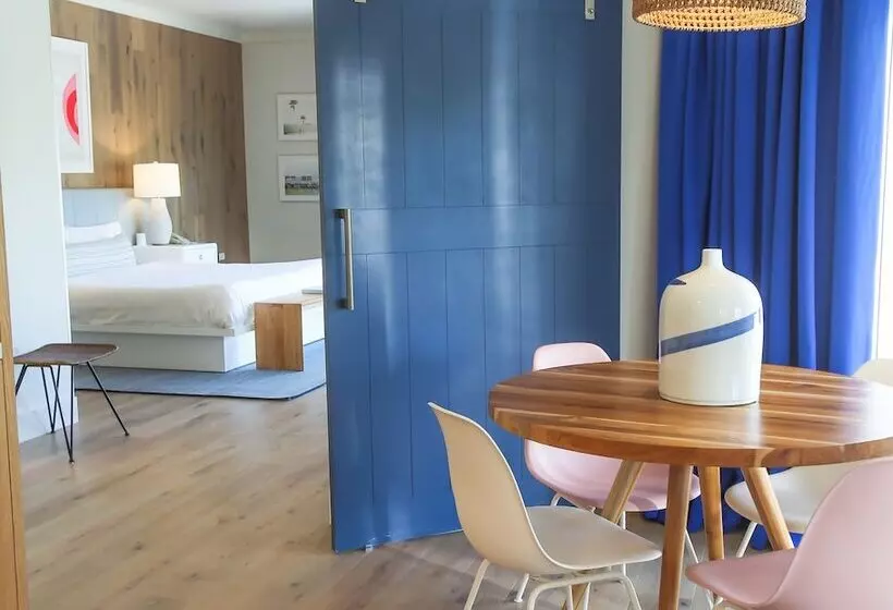 キングサイズベッドのスイートルーム, Coral Sands Inn & Cottages
