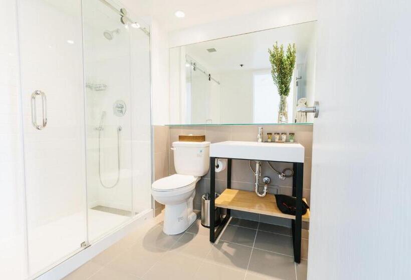 Номер Стандарт, Elk + Avenue