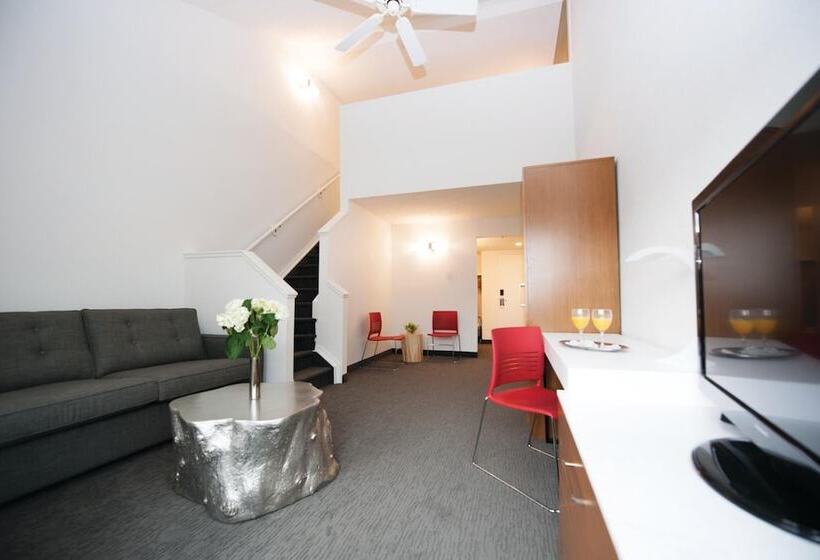 Номер Стандарт, Elk + Avenue