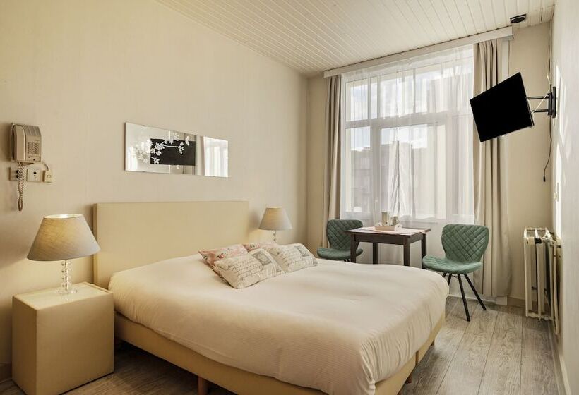 اتاق راحتی, Georges