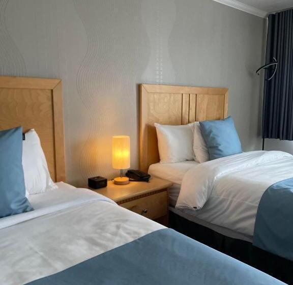 Номер Стандарт Вид на Бассейн, Riôtel Carleton Sur Mer