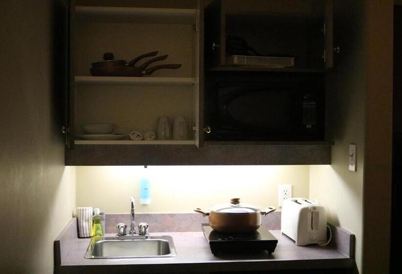 جناح, Nomad Hotel & Suites