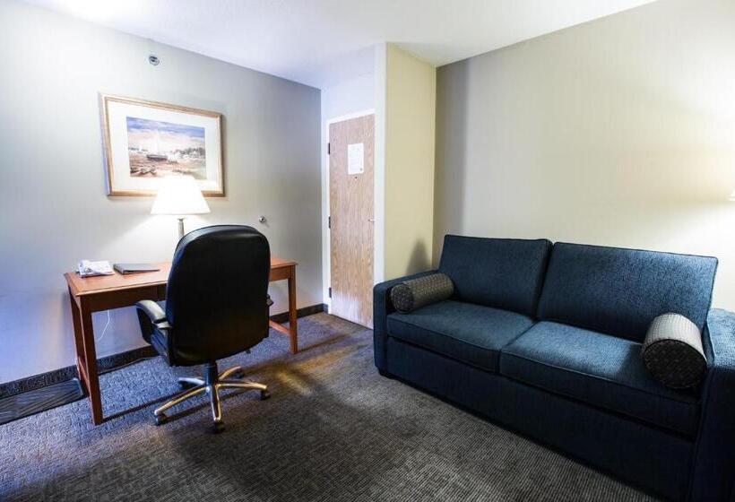 جناح, Nomad Hotel & Suites