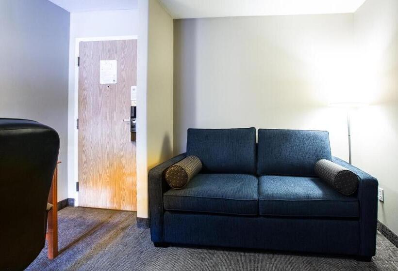 جناح, Nomad Hotel & Suites