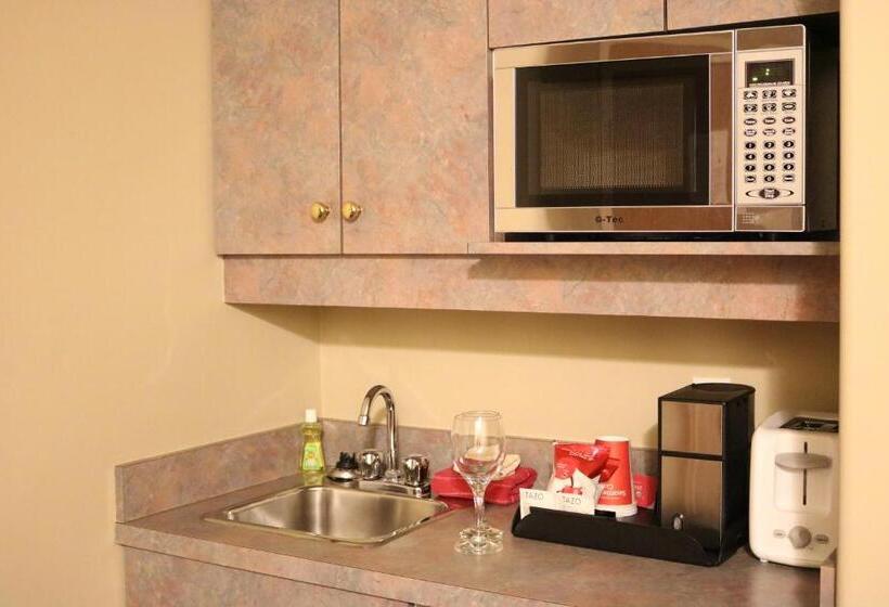 جناح, Nomad Hotel & Suites