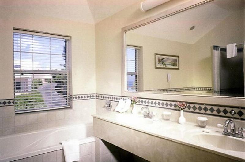 اتاق لوکس با تخت بزرگ, Pompano Beach Club