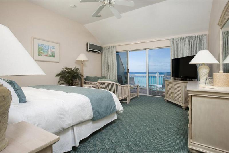 اتاق سوپریور با تخت بزرگ, Pompano Beach Club