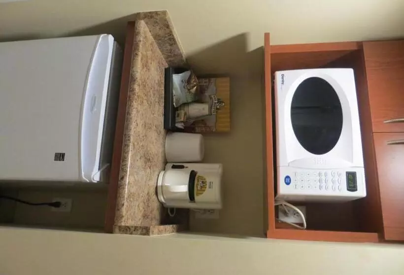 اتاق استاندارد برای معلولان, Super 8 By Wyndham Abbotsford Bc