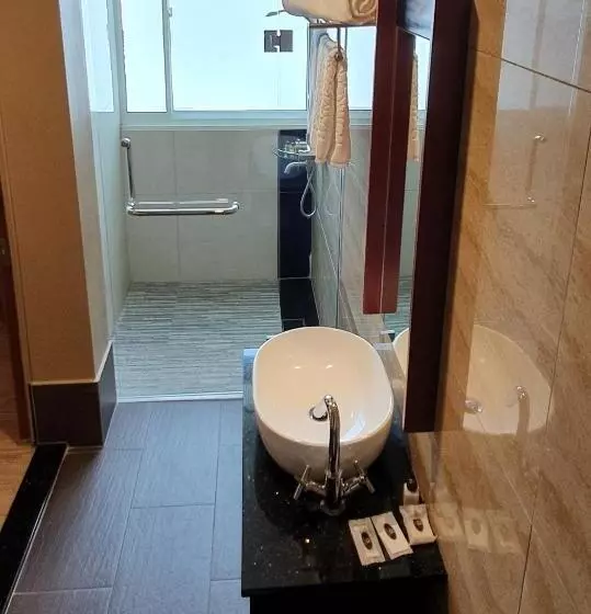 اتاق سوپریور, The Capital Residence Suites