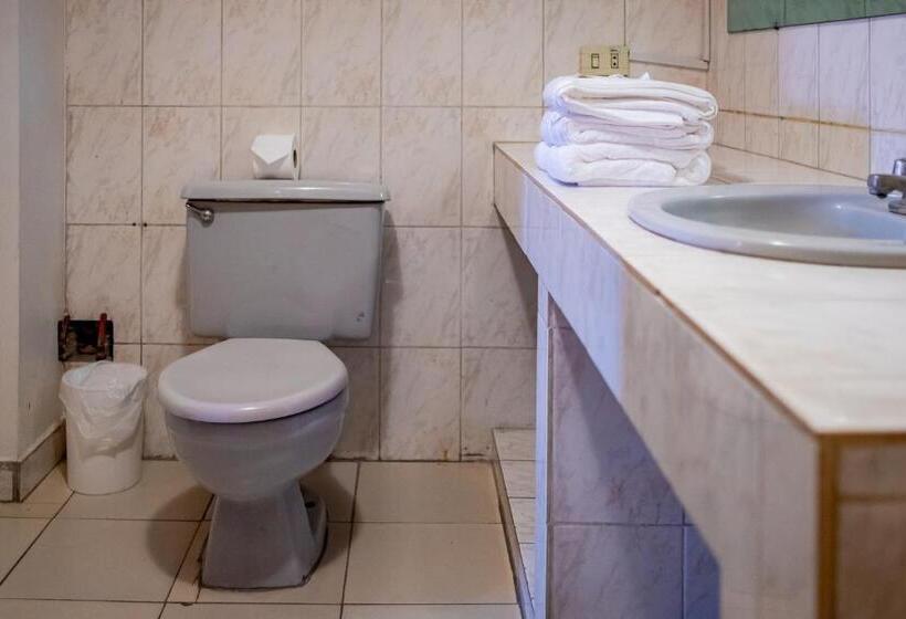 اتاق استاندارد سه نفره, Unión Plaza