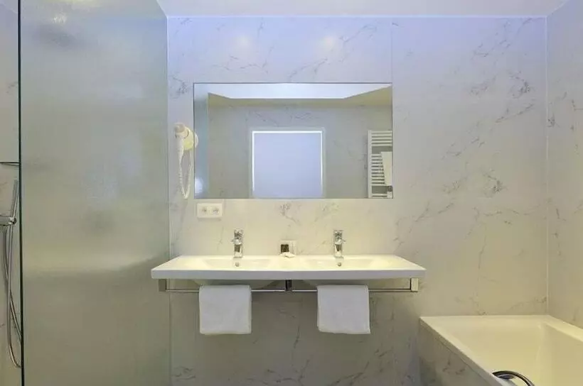 اتاق خانوادگی, Parkhotel Kortrijk