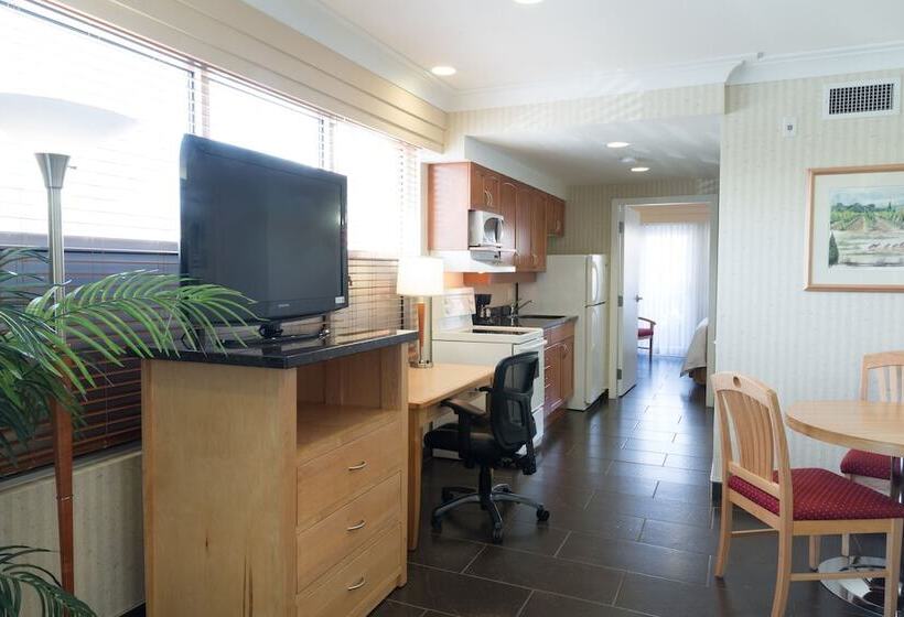 スイート, Best Western Plus Kelowna Hotel & Suites