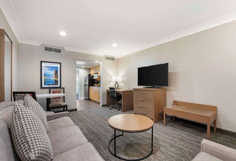 스탠다드 룸 더블 침대, Best Western Plus Kelowna Hotel & Suites