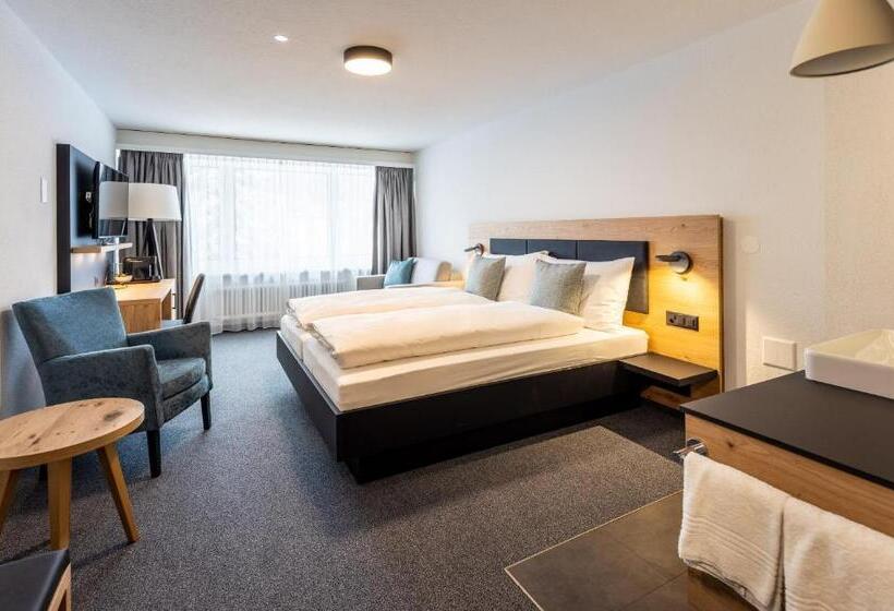 Standart Oda, Piz Badus