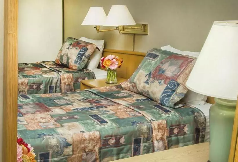 سوئیت 2 خوابه, Cartier Place Suite