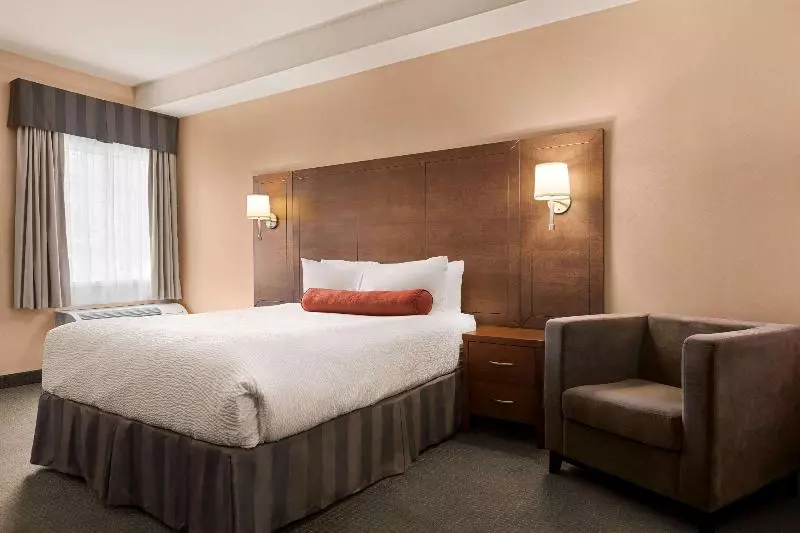 デラックスルーム, Days Inn By Wyndham Guelph