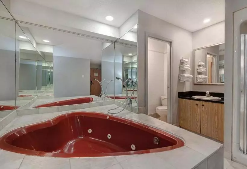 Deluxe-huone King-vuode, Days Inn By Wyndham Niagara Falls Near The Falls