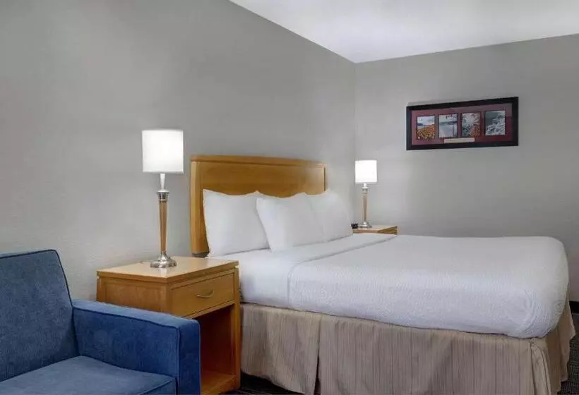 Deluxe-huone King-vuode, Days Inn By Wyndham Niagara Falls Near The Falls
