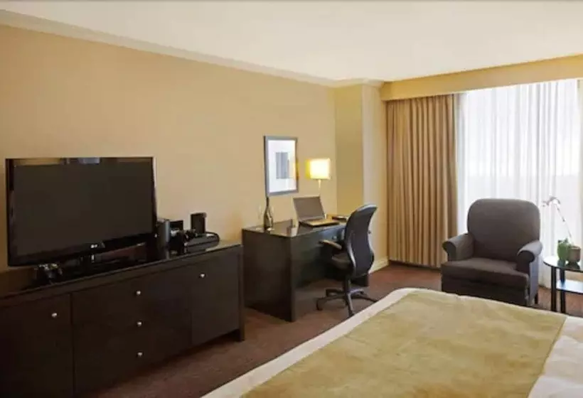 اتاق استاندارد با 2 تخت دوبل, Delta Hotels By Marriott Toronto East
