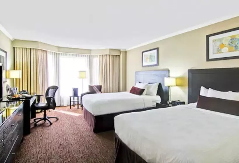 اتاق پرمیوم, Delta Hotels By Marriott Toronto East