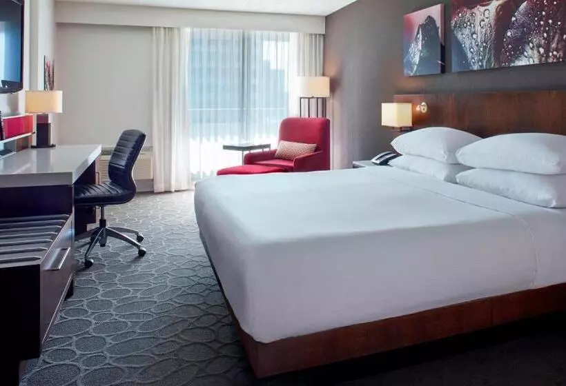 اتاق استاندارد با تخت بزرگ, Delta Hotels By Marriott Winnipeg