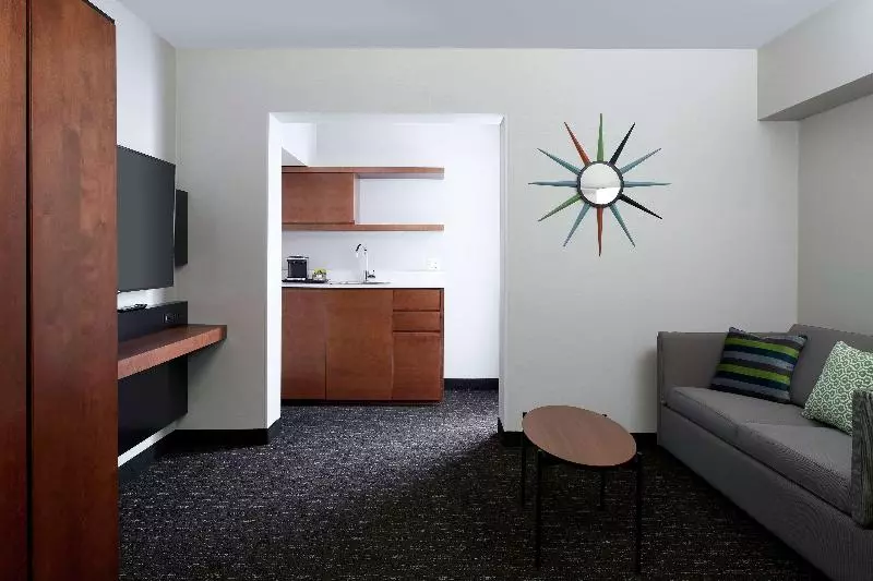 استودیو استاندارد با تخت کینگ, DoubleTree by Hilton Montreal Airport