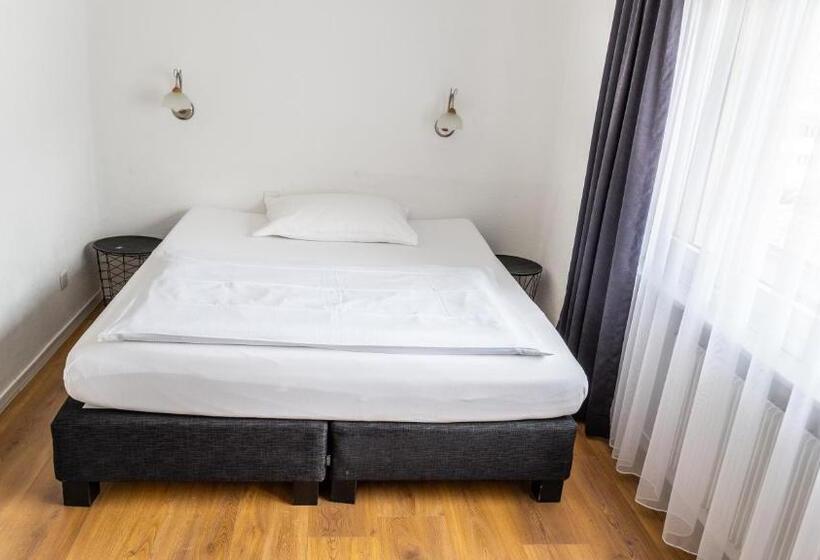 חדר סטנדרט יחיד, Europe Brig