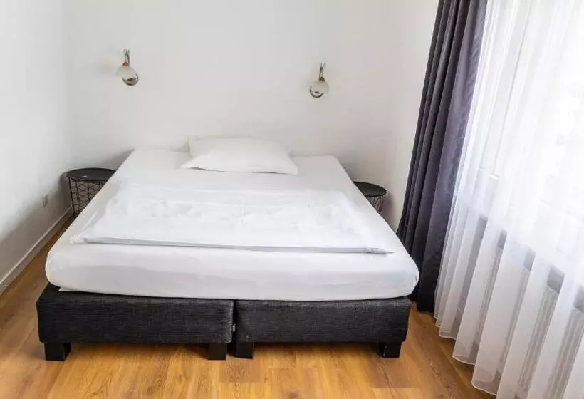 Standard Yhden Hengen Huone, Europe Brig