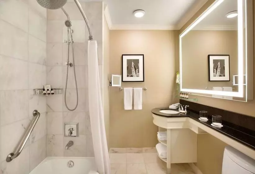 اتاق استاندارد با تخت دوبل, Fairmont Château Laurier