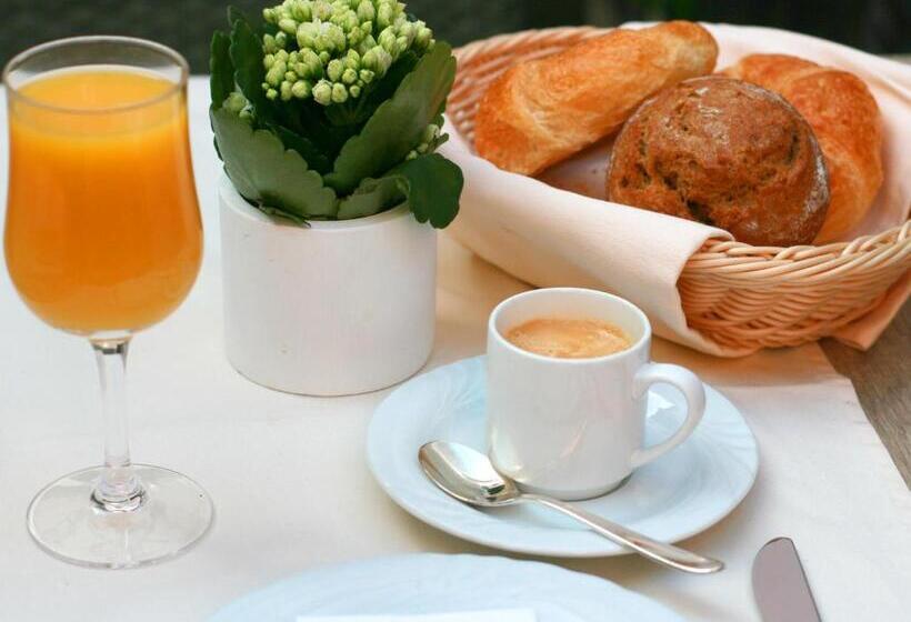 컴포트 룸, Garni Golf