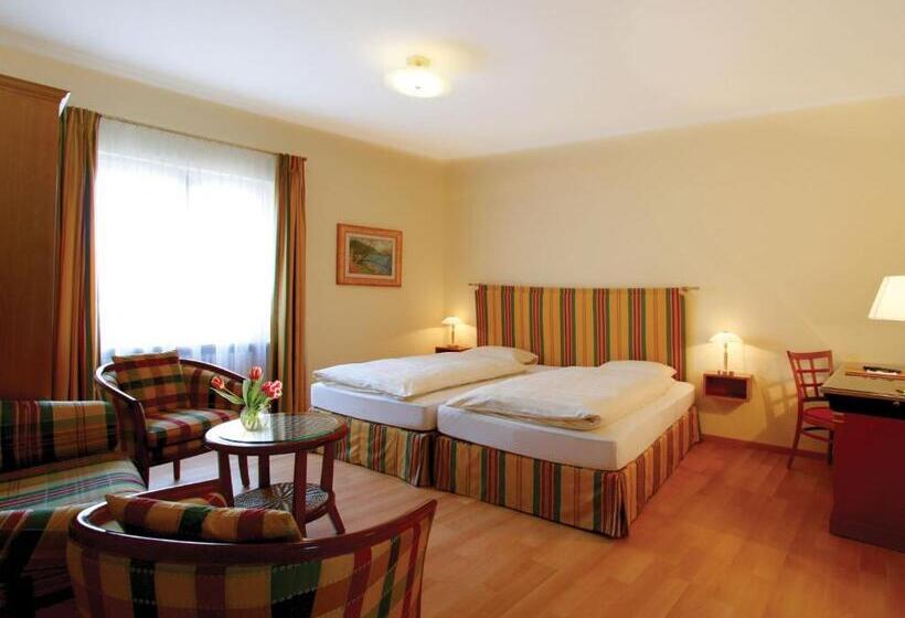 패밀리 룸, Garni Golf