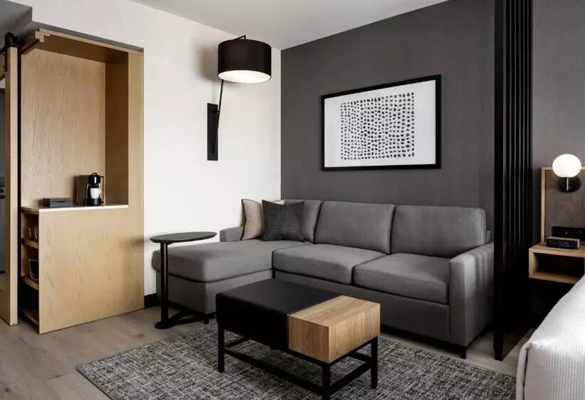 キングサイズベッドのスタンダードルーム, Hyatt Place Montreal Downtown