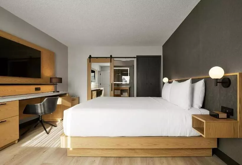 キングサイズベッドのスイートルーム, Hyatt Place Montreal Downtown