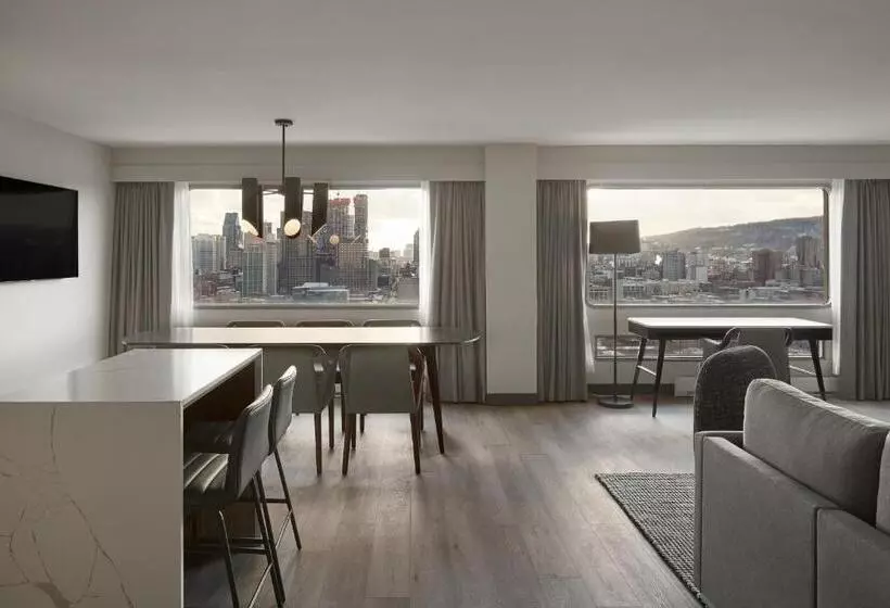 キングサイズベッドのスタンダードルーム, Hyatt Place Montreal Downtown