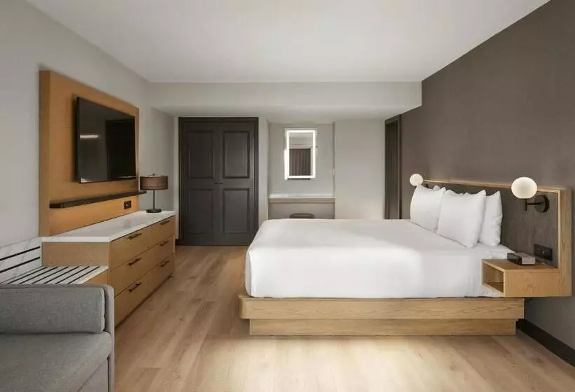 キングサイズベッドのスタンダードルーム, Hyatt Place Montreal Downtown