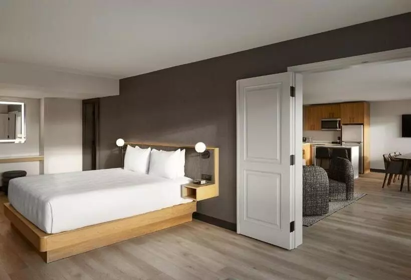 キングサイズベッドのスタンダードルーム, Hyatt Place Montreal Downtown