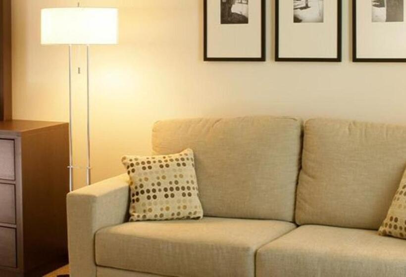 キングサイズベッドのエクゼクティブルーム, Le Georgesville