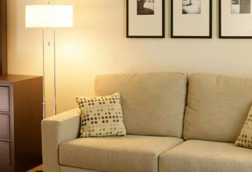 Executive-huone King-vuode, Le Georgesville