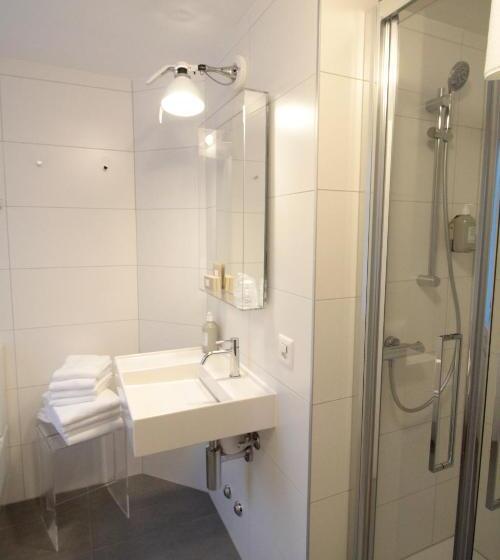 חדר משפחתי, & Restaurant Forni