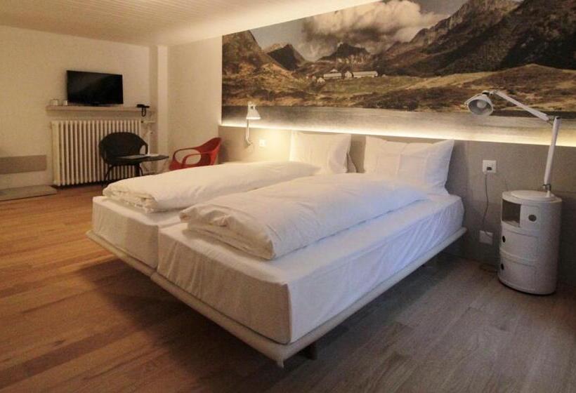 חדר משפחתי, & Restaurant Forni