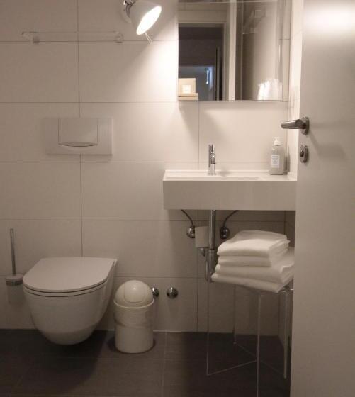 חדר אקונומי, & Restaurant Forni