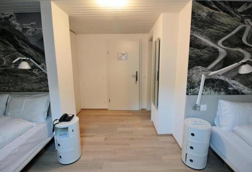 חדר אקונומי, & Restaurant Forni