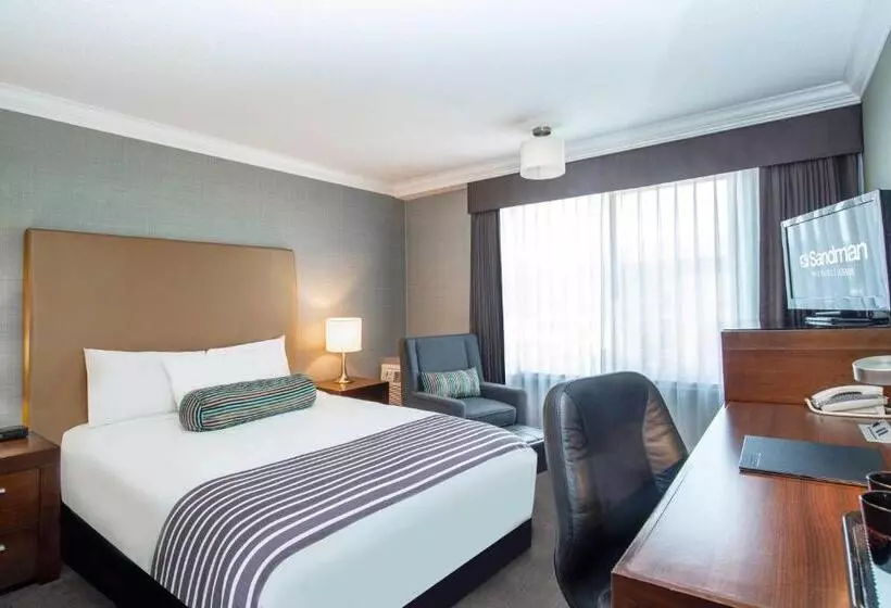 クイーンサイズベッドのスタンダードルーム, Sandman Hotel Vernon