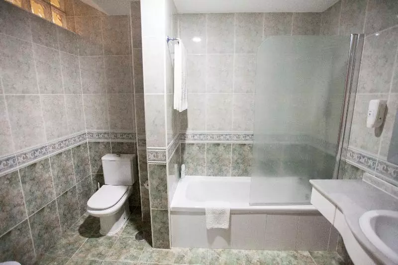 اتاق استاندارد با تخت بزرگ, Sheraton Hotel Newfoundland