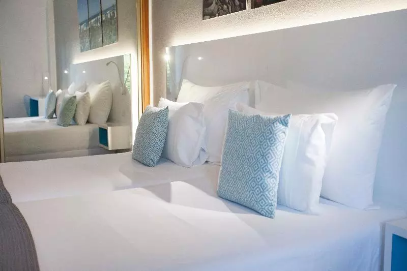 اتاق استاندارد با تخت بزرگ, Sheraton Hotel Newfoundland