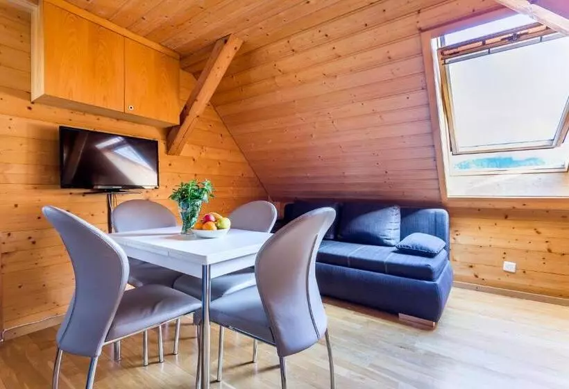 Duplex Room, Sterne